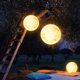 Suspension de jardin en forme de lune