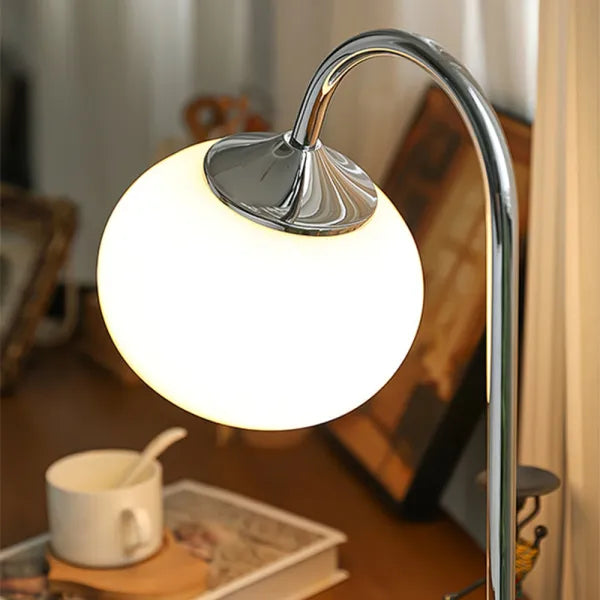 Lampe de table en métal et verre Marshmallow