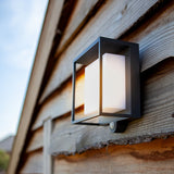 Lampe murale d'extérieur moderne, rectangulaire, en acrylique, à capteur, alimentée par l'énergie solaire et étanche IP65