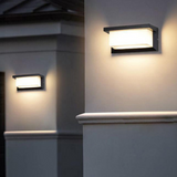 Lampe murale d'extérieur noire et blanche