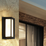 Lampe murale d'extérieur noire et blanche