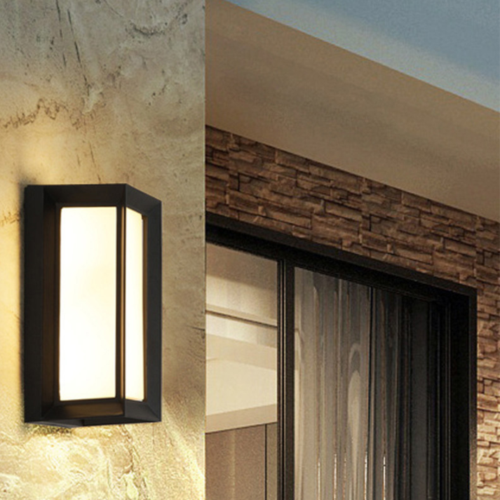 Lampe murale d'extérieur noire et blanche