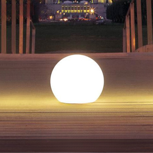 Lampe solaire sphérique pour le jardin