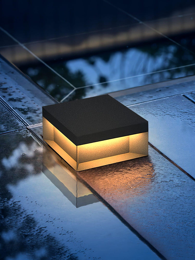 Boîte noire pour poteau d'extérieur