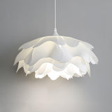 Lampe pendante blanche en forme de fleur