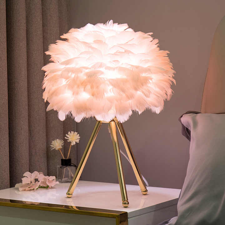 MissFeather™ - Lampe de table à intensité variable avec plumes de luxe