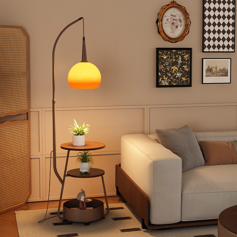 Table de chevet avec lampe Bauhaus
