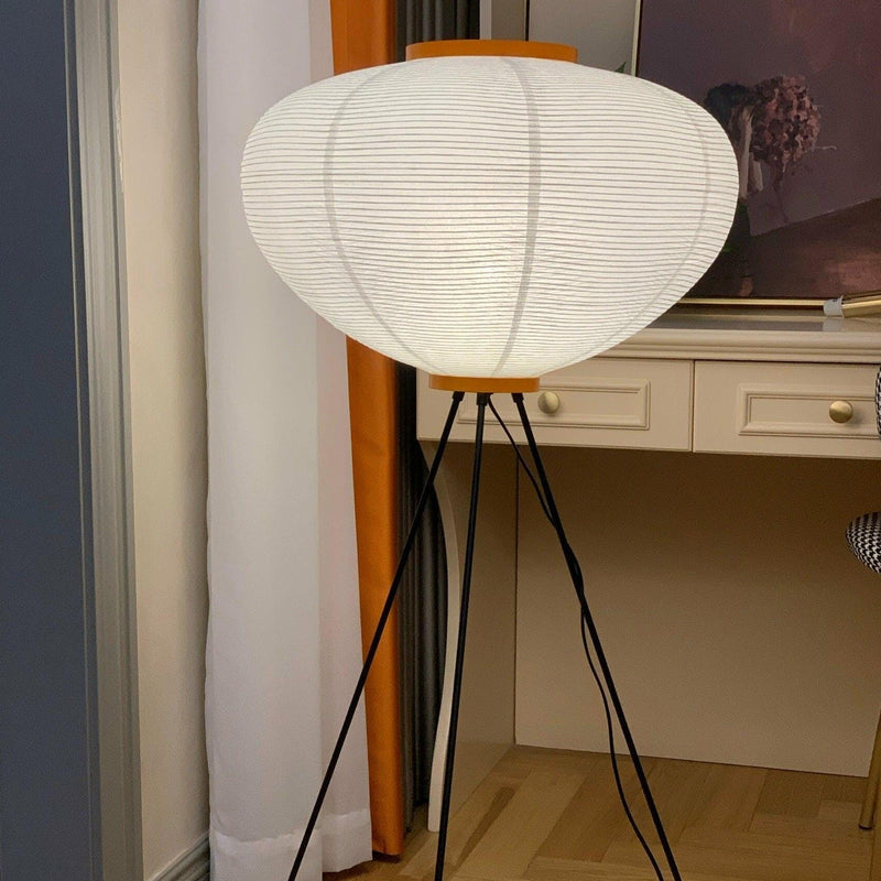 Lampadaire en papier de riz