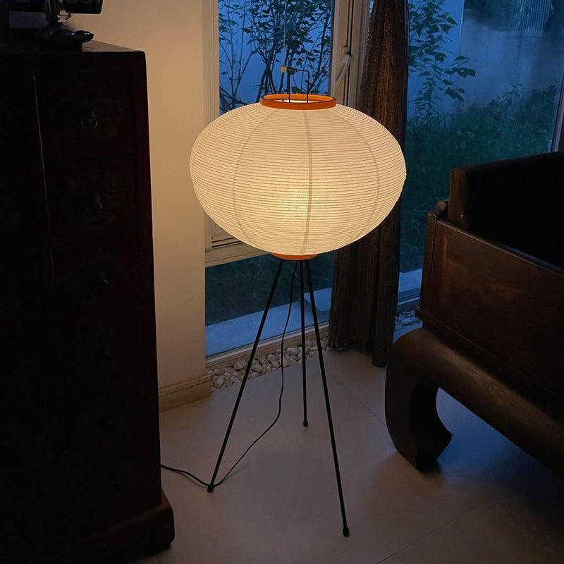 Lampadaire en papier de riz