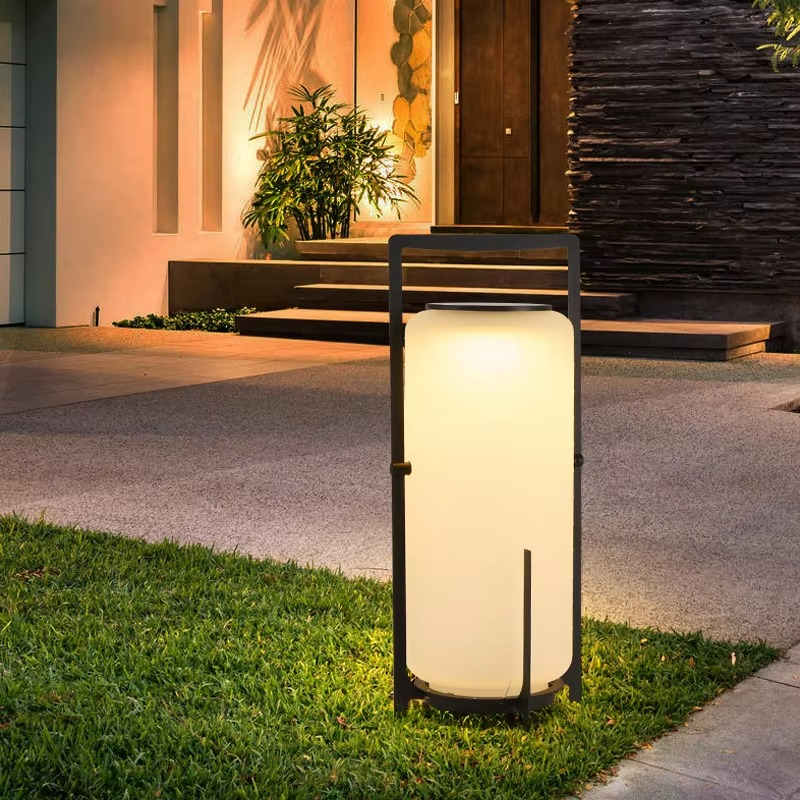 Lampe de patio à énergie solaire