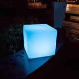 Lampe de jardin cubique