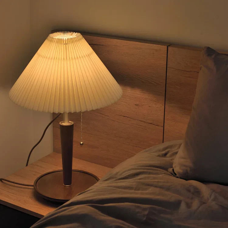 Lampe à poser en bois plissé